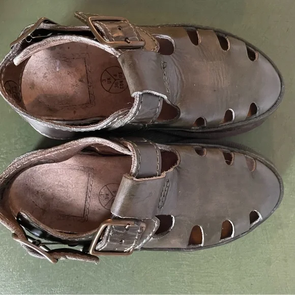 VTG England Made Dr Martens Fisherman's Sandals in Atlantic Green - Picture 4 of 9